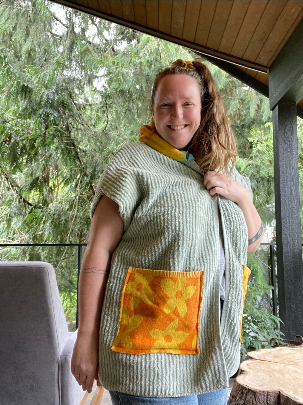 17. Handmade soft towel cardigan with hood OS - Picture 2 of 3